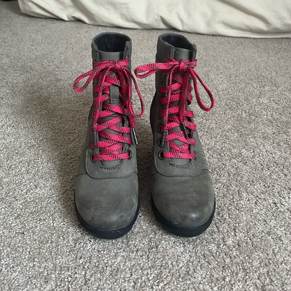 Sorel Joan of Arctic Wedge Boots - Picture 2 of 6